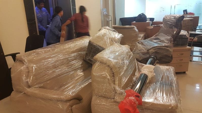 gửi bàn ghế đi Đức