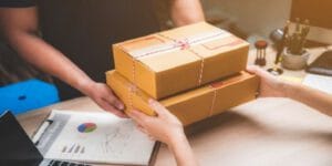 gui qua tang di phap 3 - Gửi quà tặng đi Pháp giá rẻ, an toàn, nhanh (3-4 ngày)