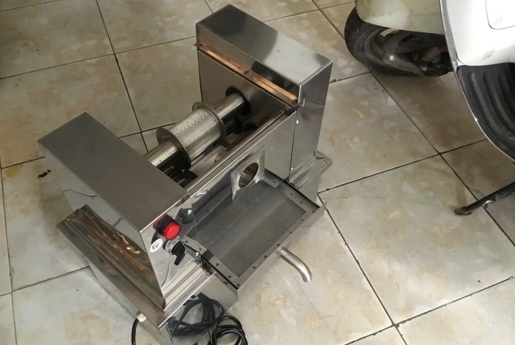 gui may ep nuoc mia di my 2 1 - Dịch vụ gửi máy ép nước mía đi Mỹ giá rẻ, an toàn