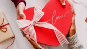 tang-qua-gi-cho-nguoi-than-di-nuoc-ngoai