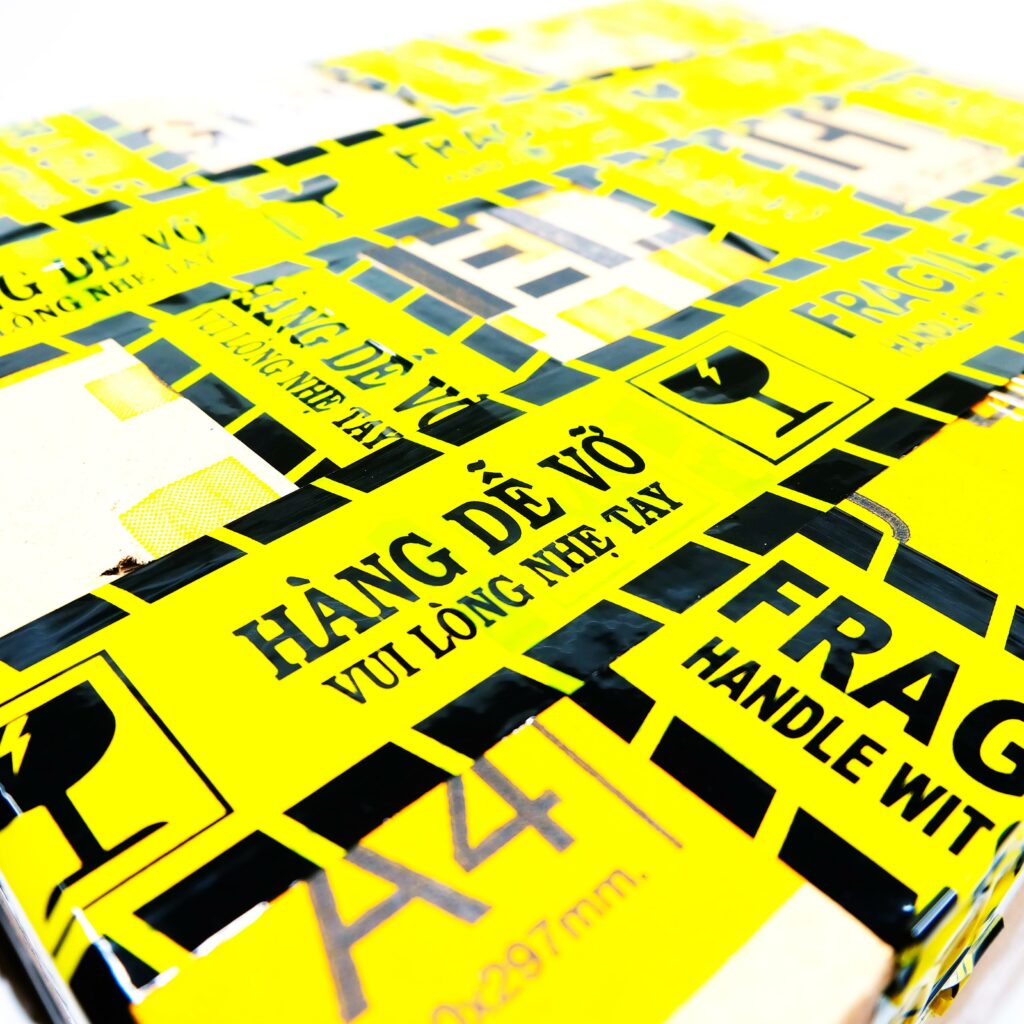 gui hang de vo di quoc te quy trinh dong goi an toan va hieu qua 69393807e83a4 Gửi hàng dễ vỡ đi quốc tế: Quy trình đóng gói an toàn và hiệu quả 6 Kinh Nghiệm Đóng Gói Hàng Dễ Vỡ Đi Nước Ngoài Lưu Ý Quan Trọng